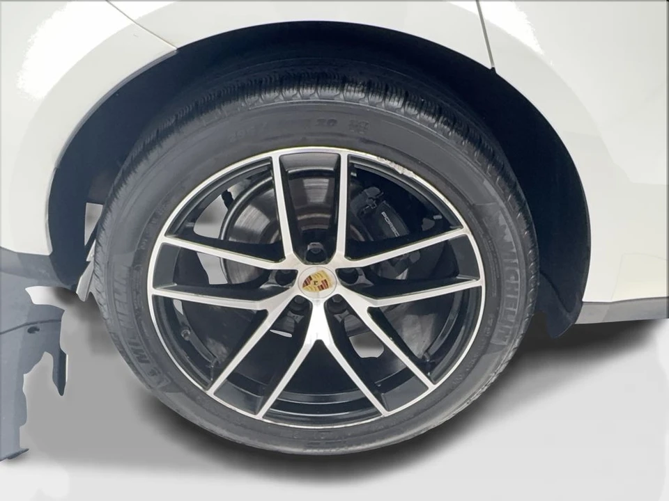 2023 Porsche Macan T - Image 16 of 31