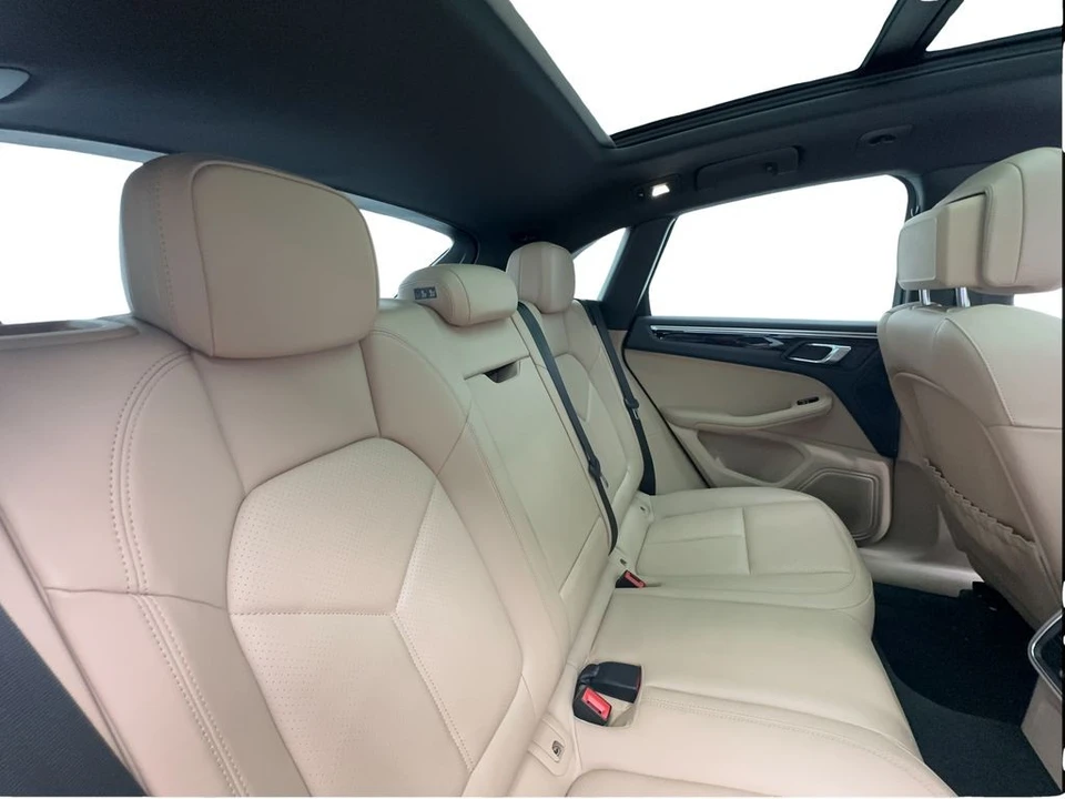 2023 Porsche Macan T - Image 27 of 31