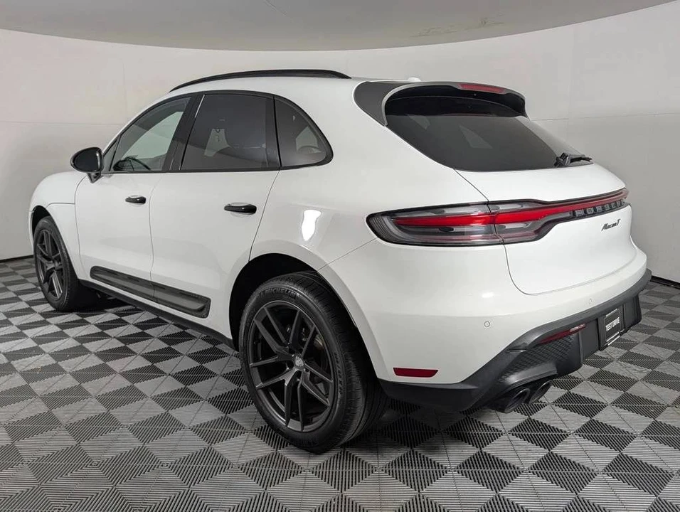 2023 Porsche Macan T - Image 3 of 5