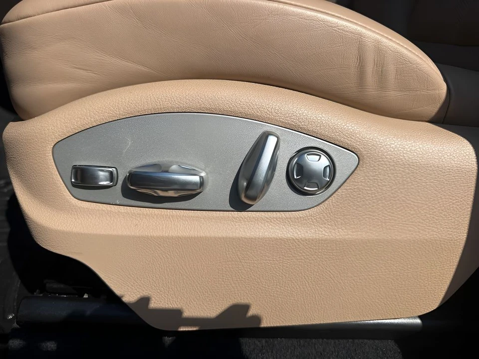 2023 Porsche Macan T - Image 10 of 12