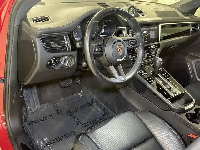 2023 Porsche Macan T - Image 4 of 5
