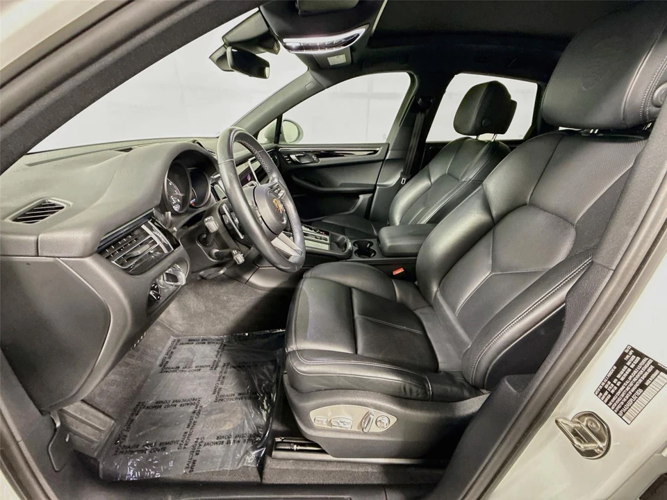 2023 Porsche - Image 2 of 26