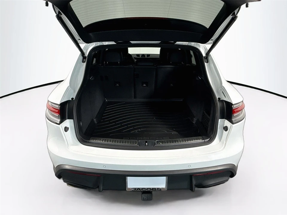 2023 Porsche - Image 5 of 26