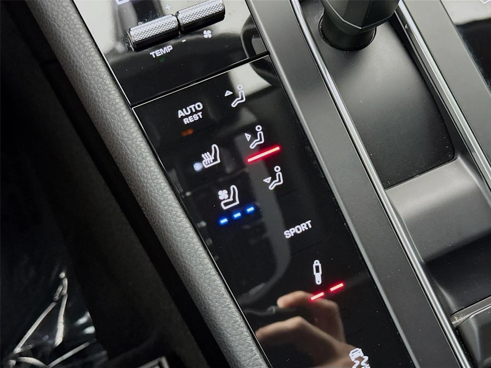 2023 Porsche Macan T - Image 14 of 31
