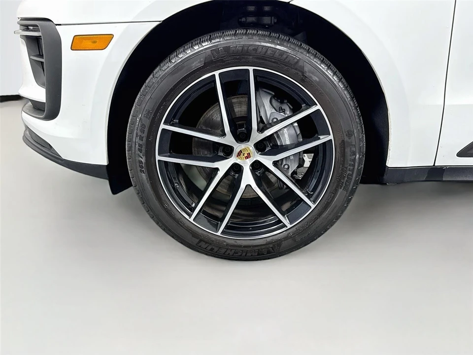 2023 Porsche - Image 16 of 26