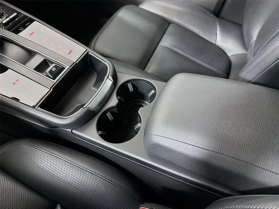 2023 Porsche - Image 9 of 31