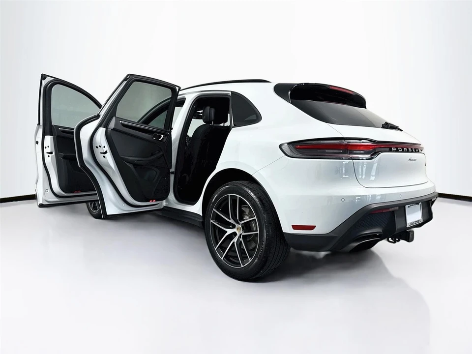 2023 Porsche - Image 25 of 26