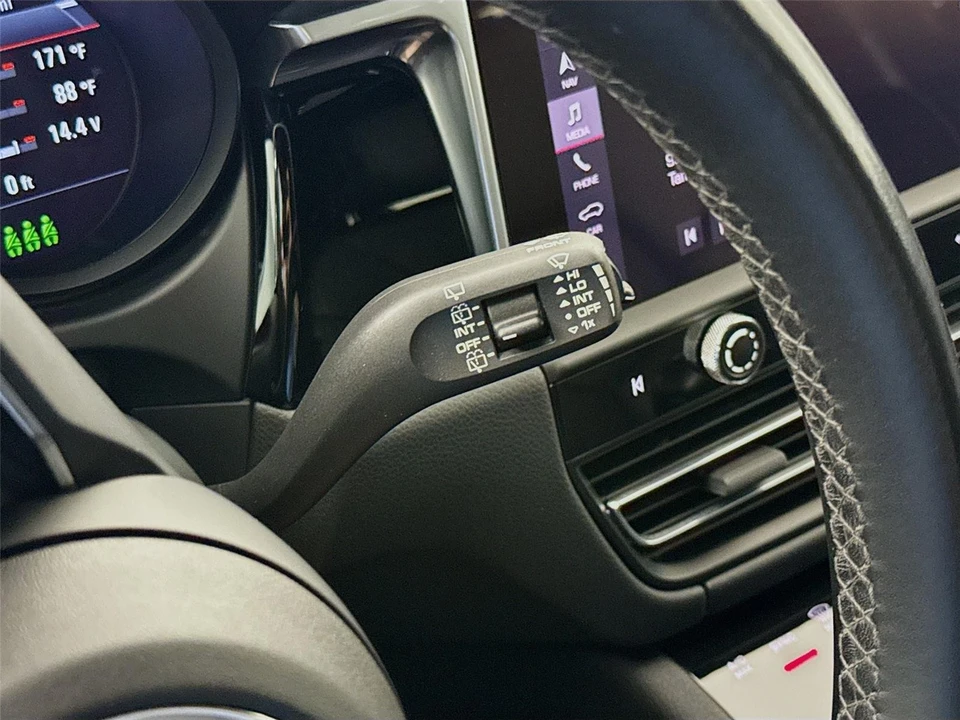 2023 Porsche Macan T - Image 6 of 31