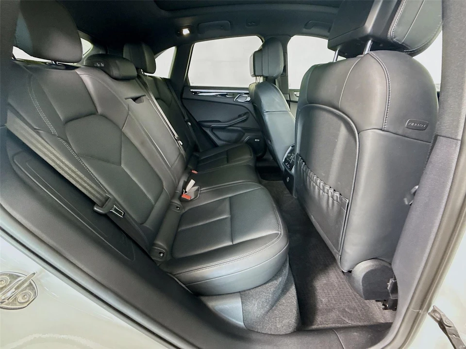 2023 Porsche Macan T - Image 23 of 31