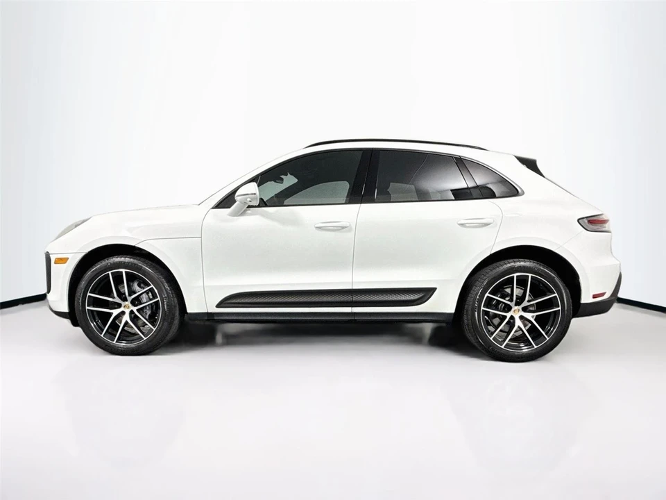 2023 Porsche - Image 14 of 26