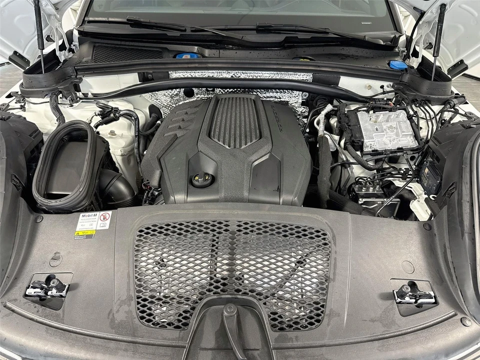 2023 Porsche - Image 13 of 26