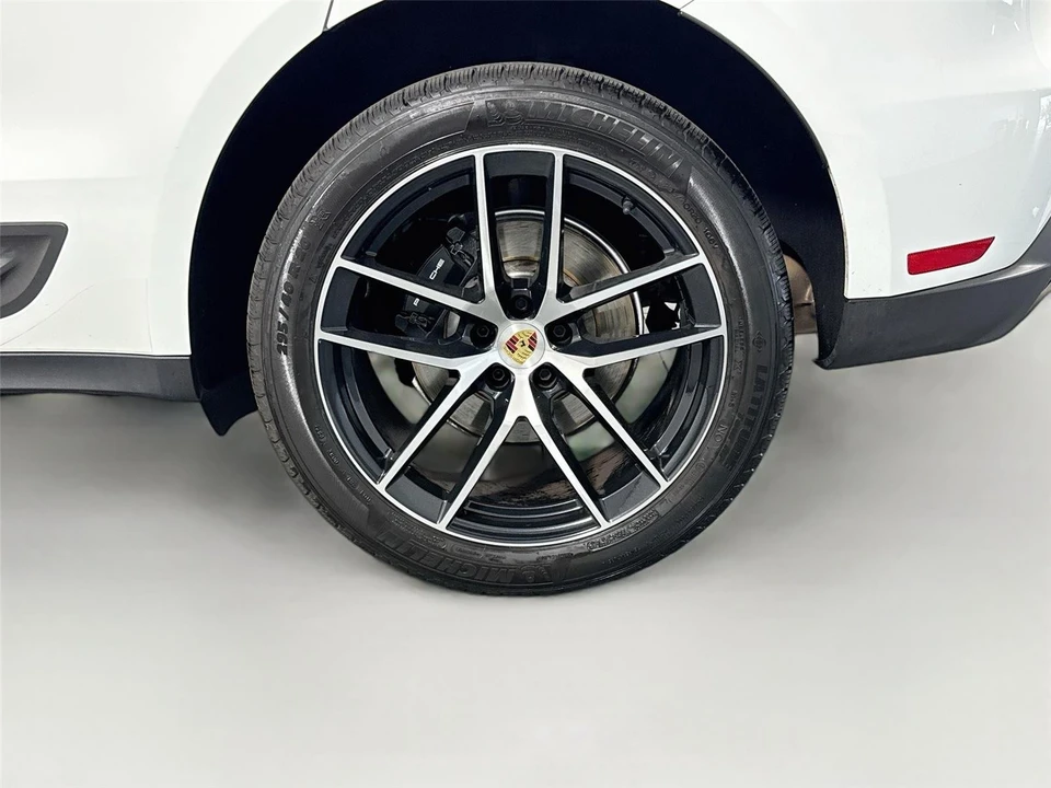 2023 Porsche - Image 17 of 26