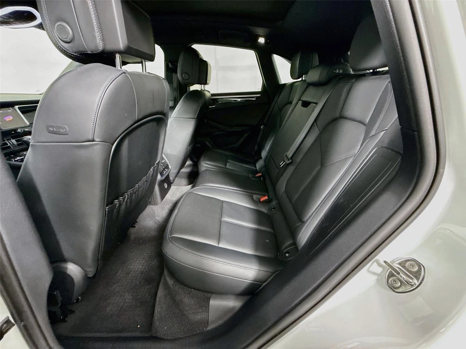 2023 Porsche - Image 4 of 26