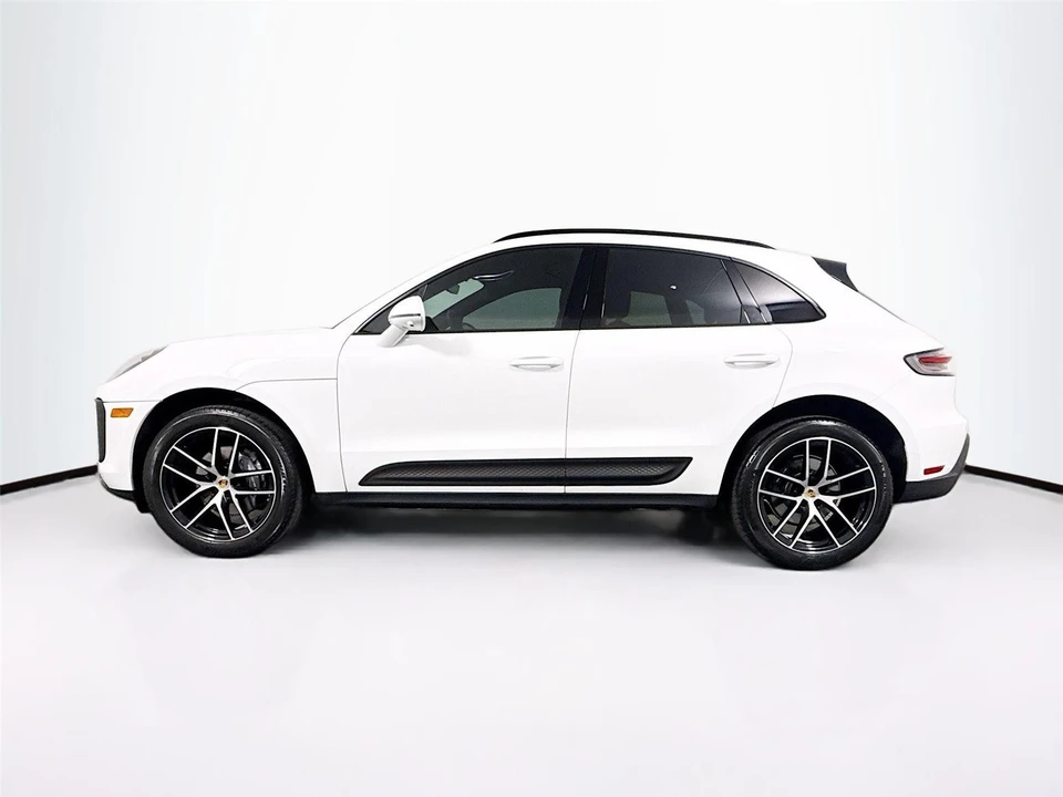 2023 Porsche Macan T - Image 30 of 31