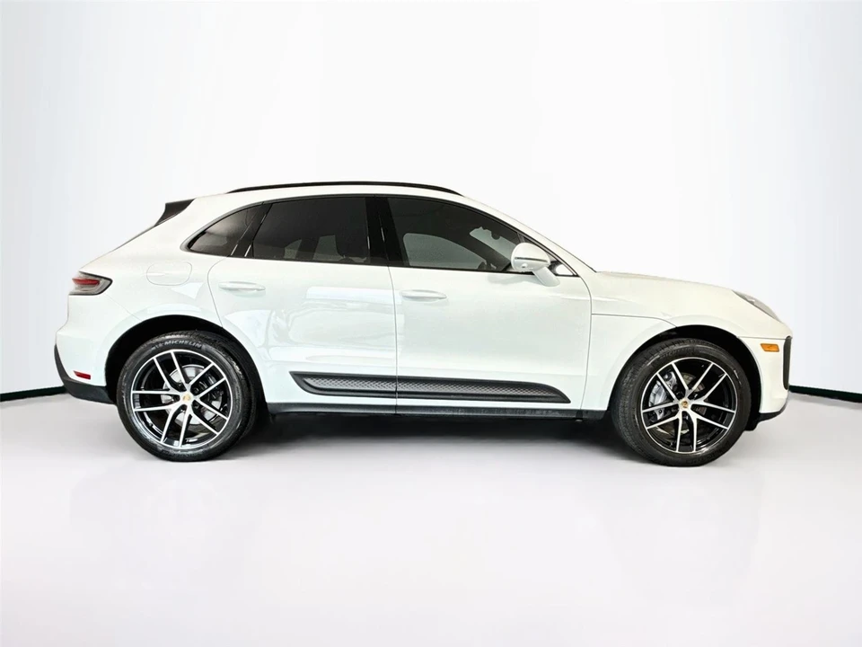 2023 Porsche - Image 18 of 26