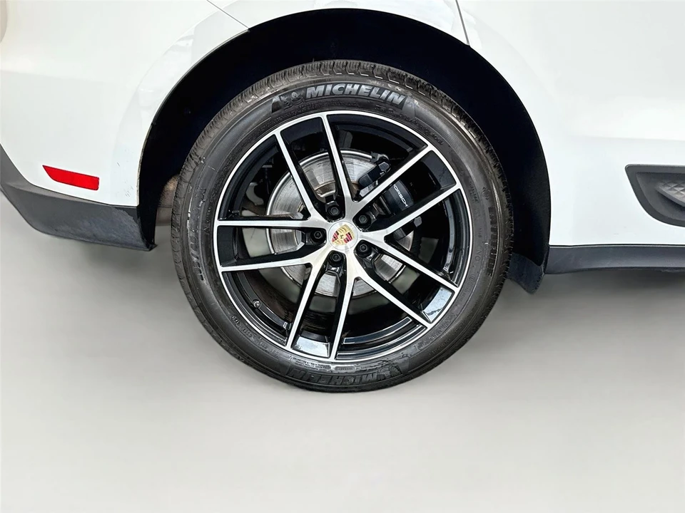 2023 Porsche - Image 21 of 26