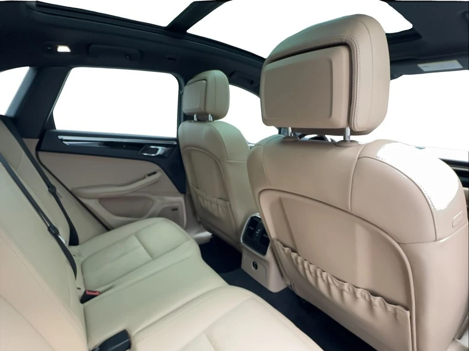 2023 Porsche Macan T - Image 26 of 31