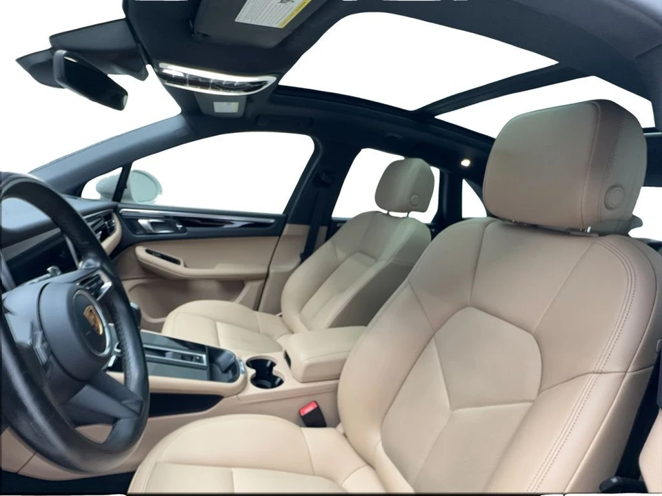 2023 Porsche - Image 18 of 31
