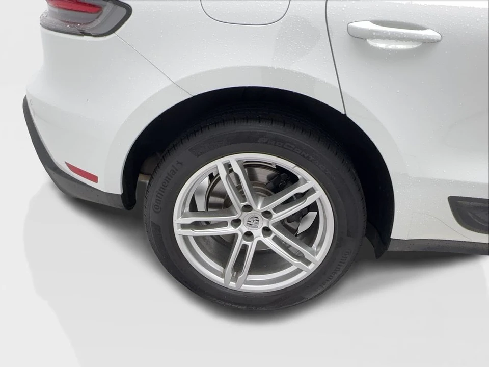 2023 Porsche - Image 14 of 31