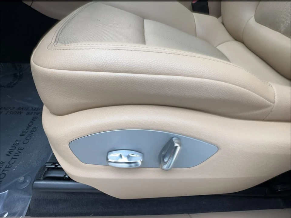2023 Porsche Macan T - Image 20 of 31