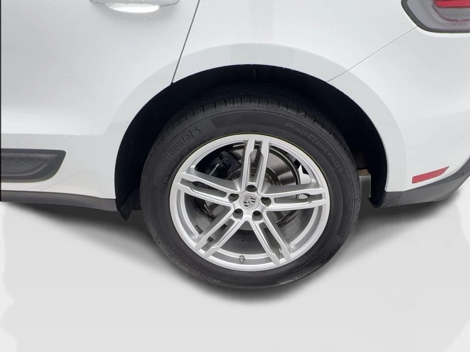 2023 Porsche Macan T - Image 11 of 31