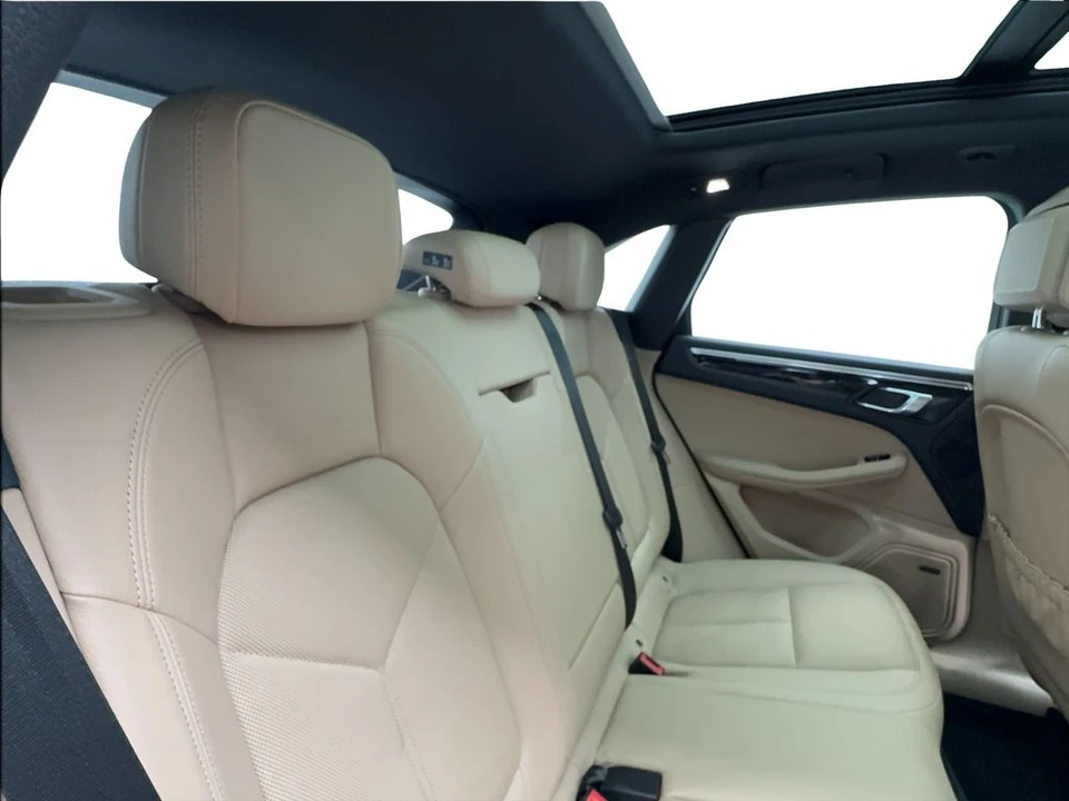 2023 Porsche - Image 27 of 31