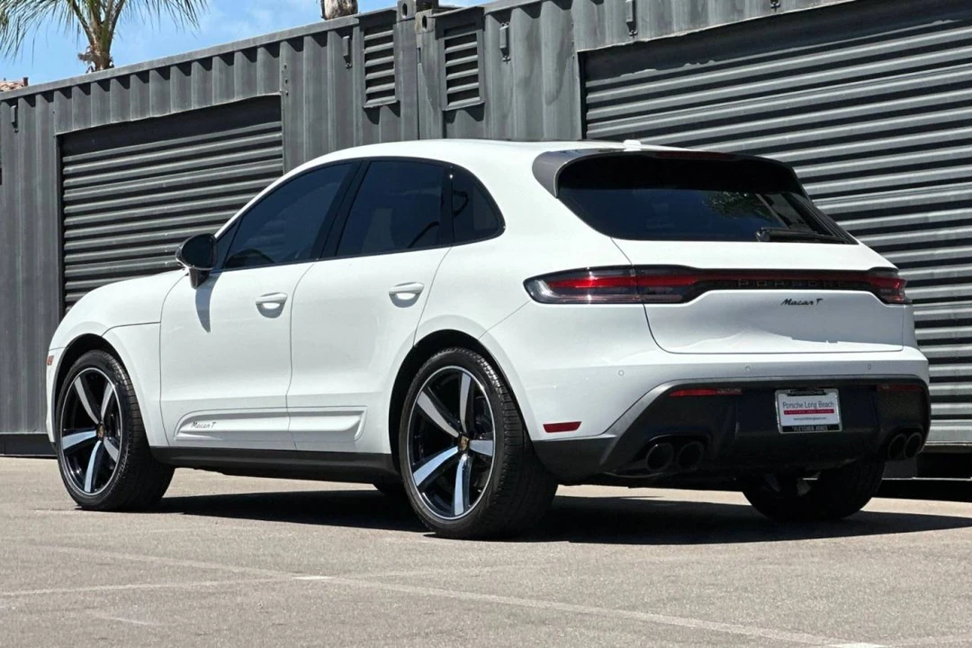 2023 Porsche Macan T - Image 3 of 5