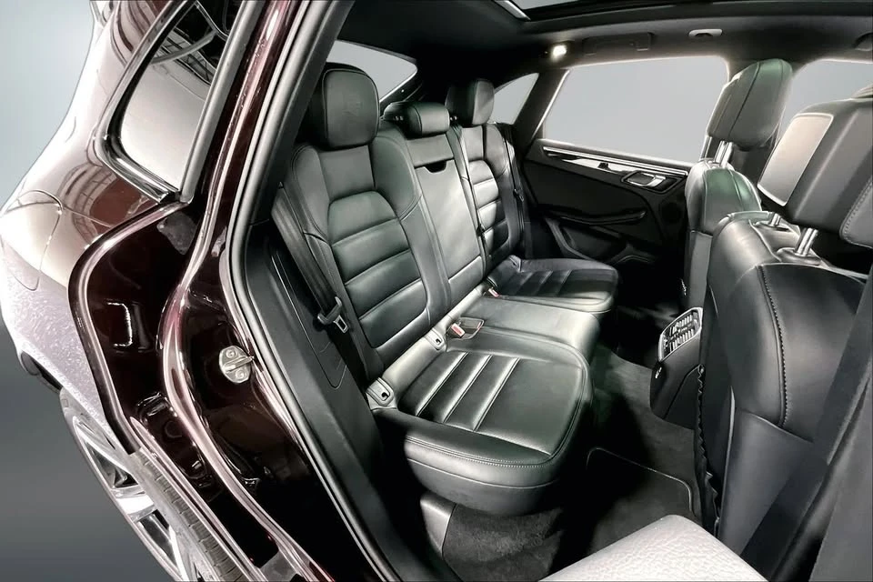 2023 Porsche Macan T - Image 15 of 17