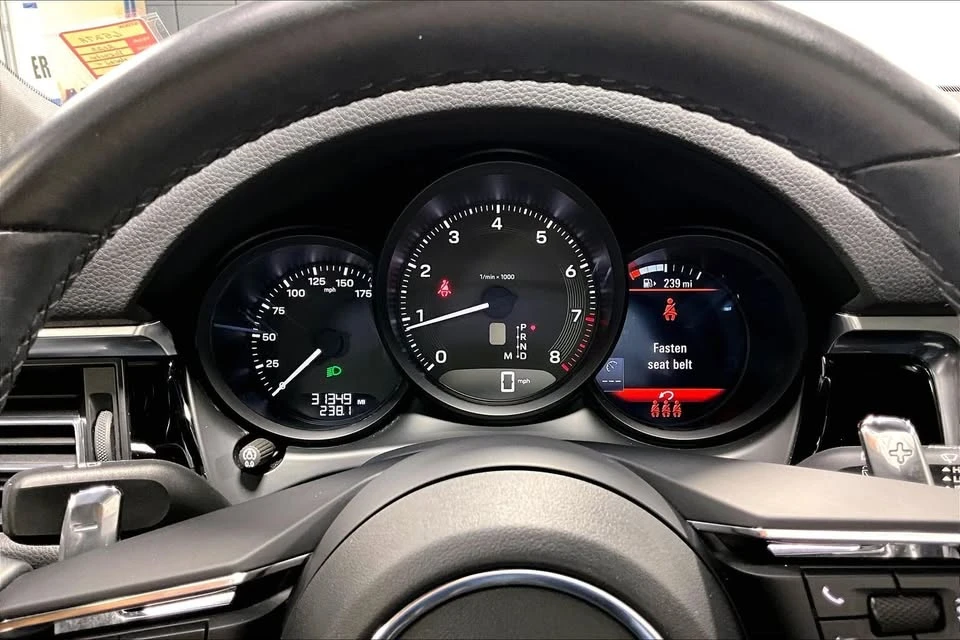 2023 Porsche Macan T - Image 6 of 17