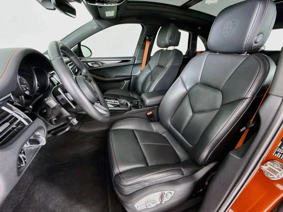 2023 Porsche Macan T - Image 5 of 5