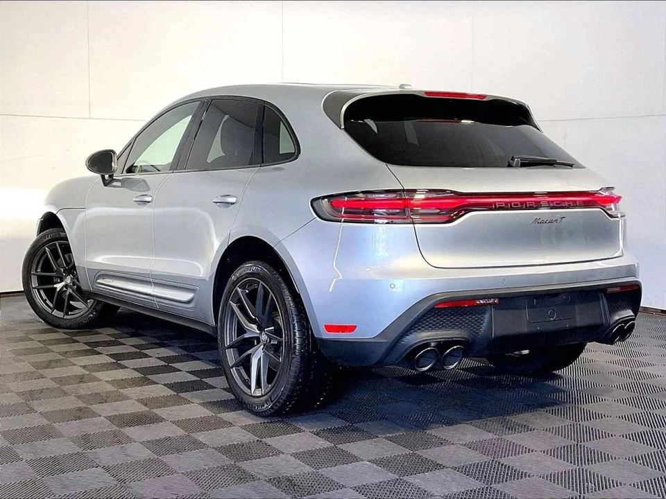 2023 Porsche Macan T - Image 3 of 5