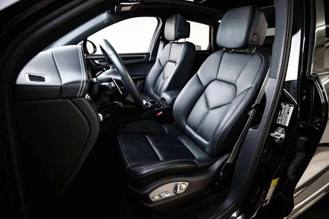 2023 Porsche Macan T - Image 5 of 5