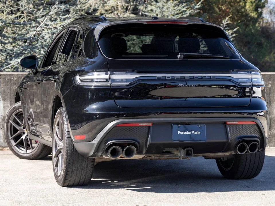2023 Porsche Macan T - Image 3 of 5