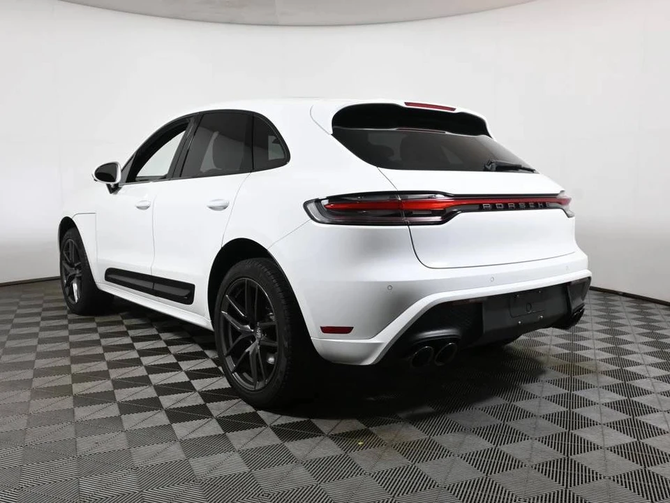 2023 Porsche Macan T - Image 3 of 5