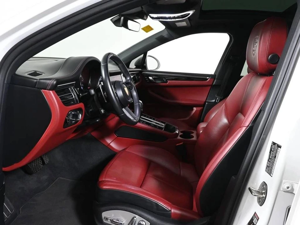 2023 Porsche Macan T - Image 5 of 5