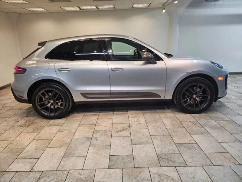 2023 Porsche Macan T - Image 4 of 12