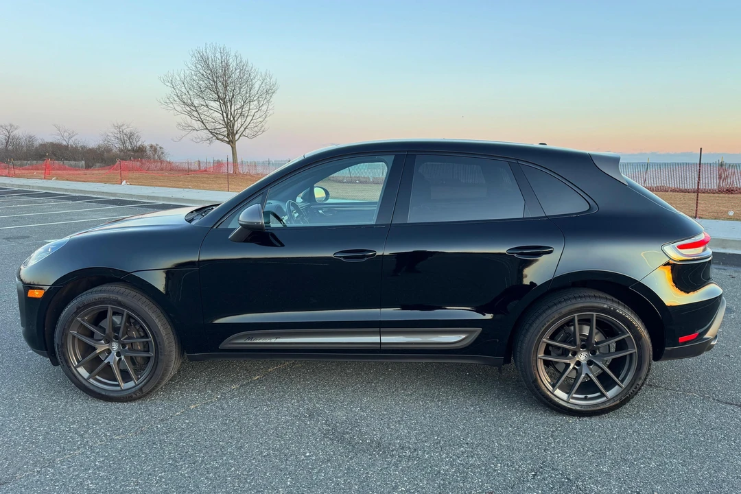 2023 Porsche Macan T - Image 3 of 31