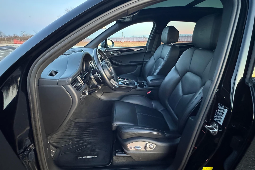 2023 Porsche Macan T - Image 21 of 31