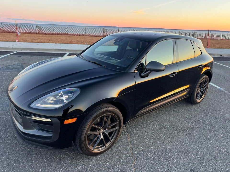 2023 Porsche Macan T - Image 7 of 31