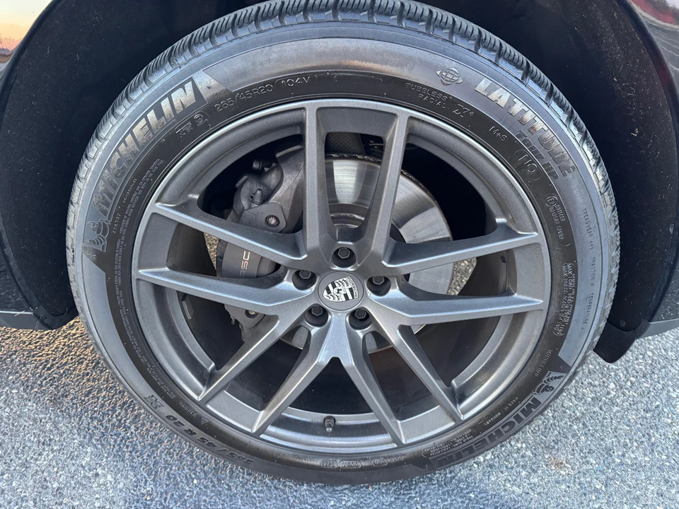 2023 Porsche Macan T - Image 14 of 31