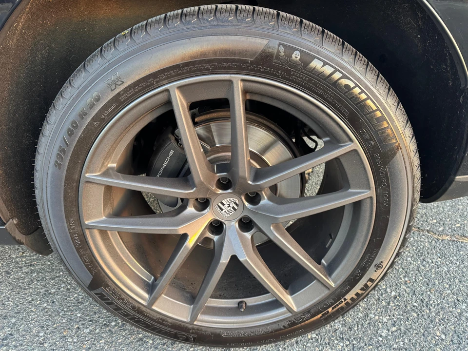 2023 Porsche Macan T - Image 15 of 31