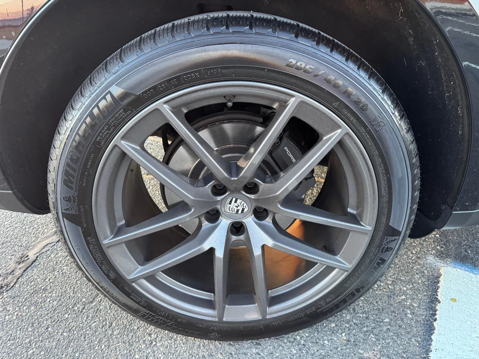 2023 Porsche Macan T - Image 16 of 31