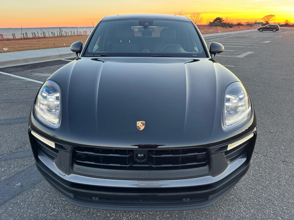 2023 Porsche Macan T - Image 6 of 31