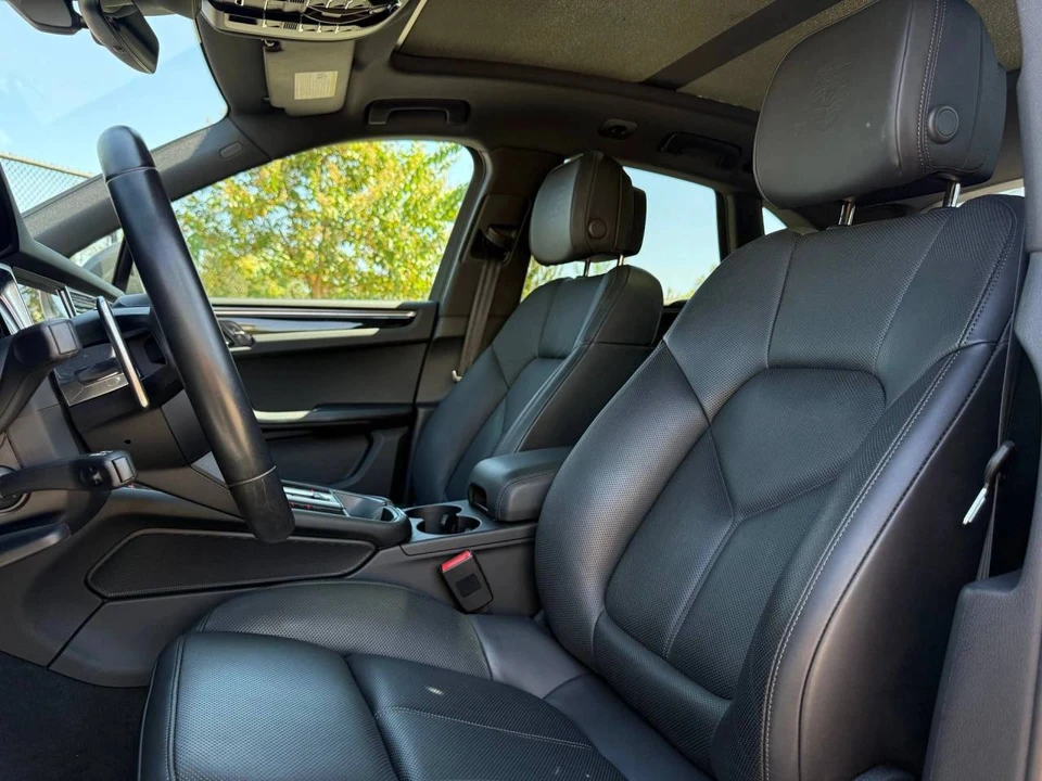 2023 Porsche Macan T - Image 5 of 5