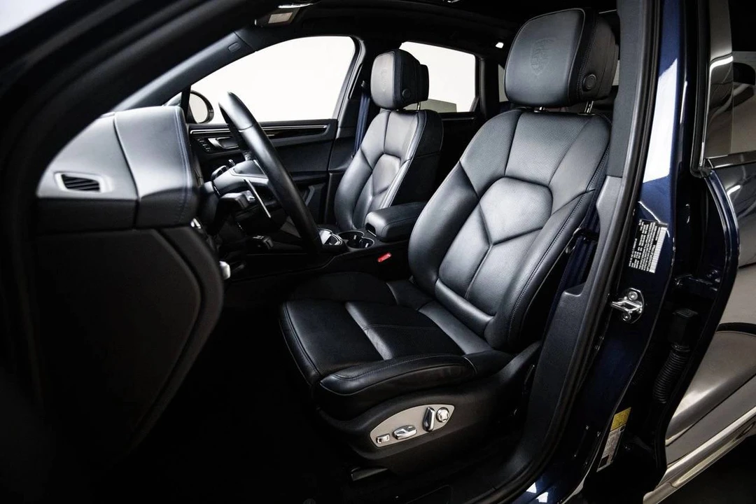 2023 Porsche Macan T - Image 5 of 5