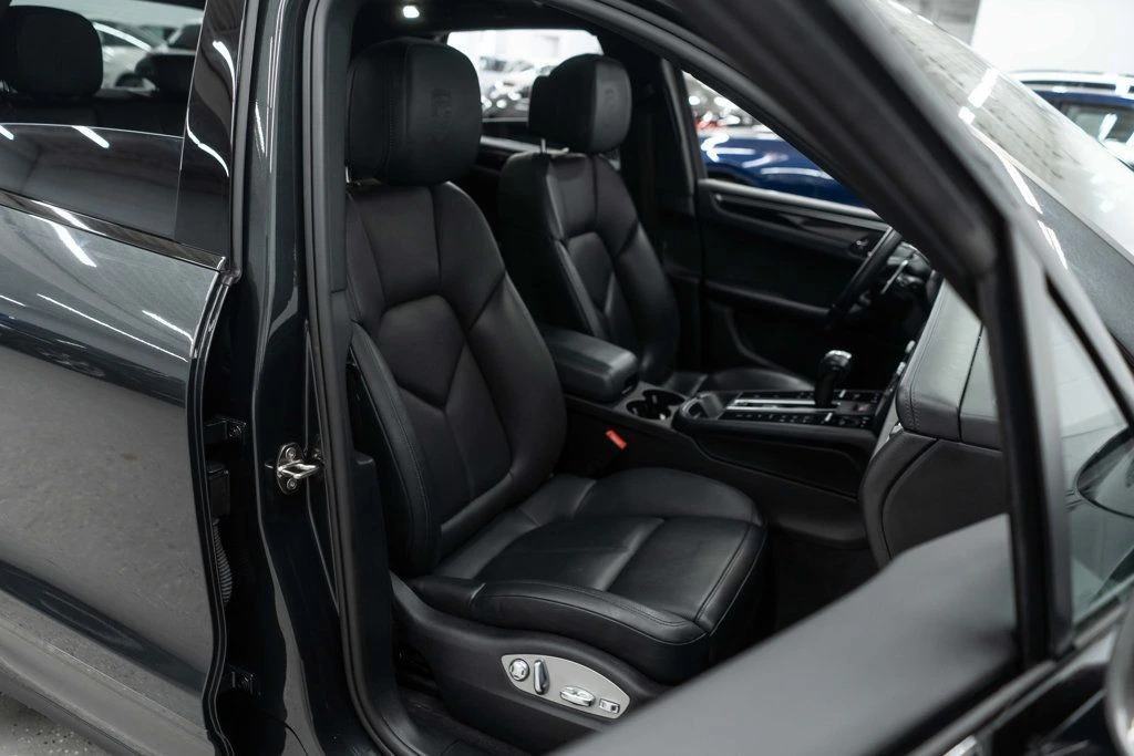 2023 Porsche Macan T - Image 11 of 12