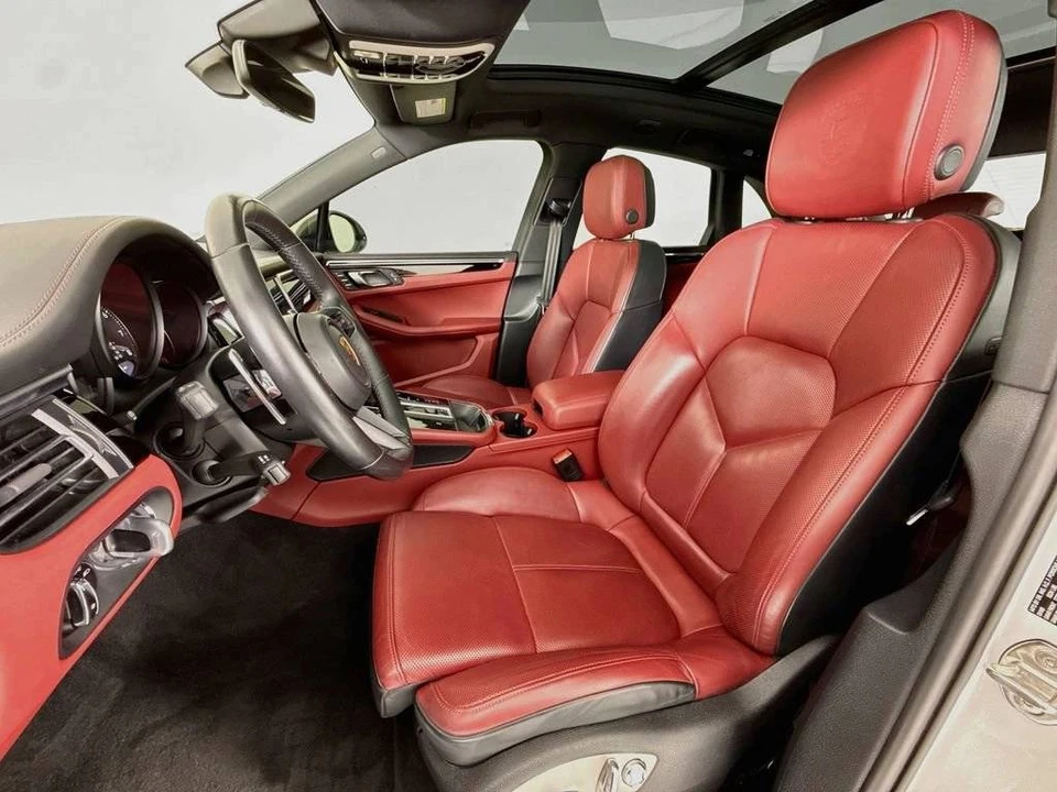 2023 Porsche Macan T - Image 5 of 5