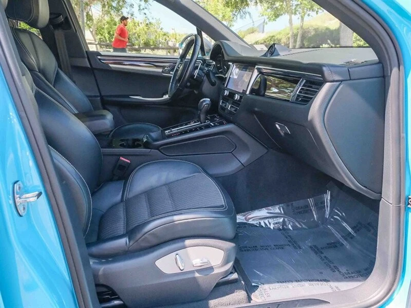 2023 Porsche Macan T - Image 20 of 21