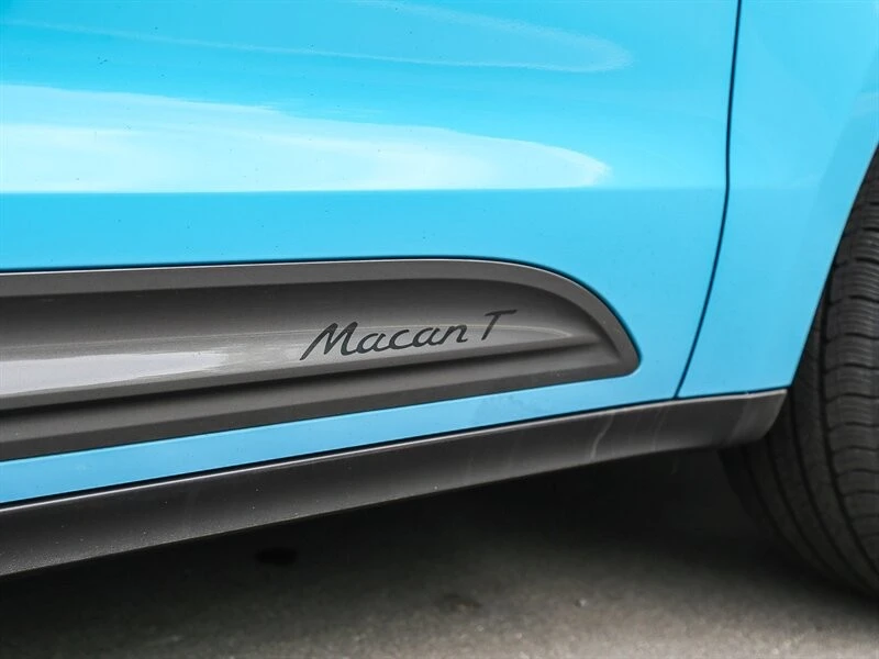2023 Porsche Macan T - Image 18 of 21