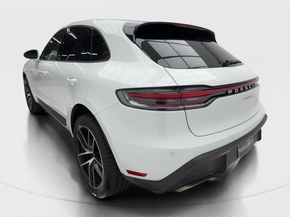 2023 Porsche Macan T - Image 10 of 31